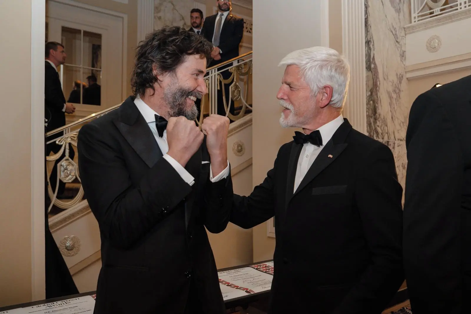 FOTO: Petr Pavel a Keanu Reeves spolu byli nedávno v Praze na pivu.