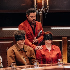 Dáša v soutěži předvádí mistrovskou lekci z chladnokrevné manipulace.