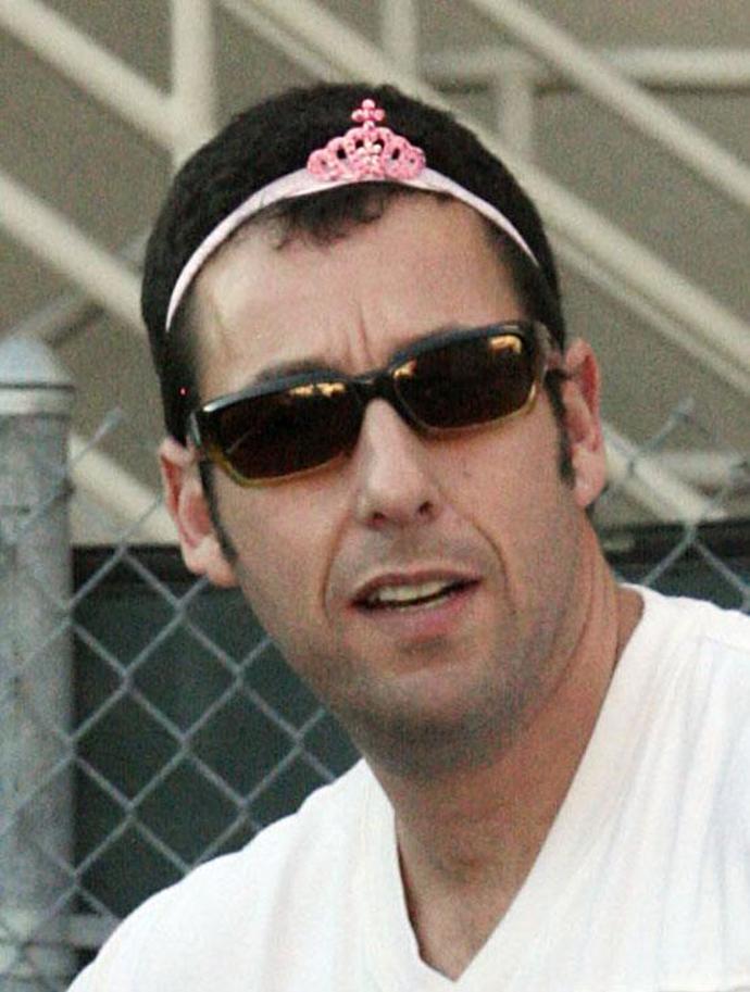 FOTO: Adam Sandler je v oblékání jako hollywoodská hvězda skutečně nekonvenční. – stránka 6