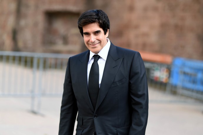 FOTO: Kouzelník David Copperfield. – stránka 8