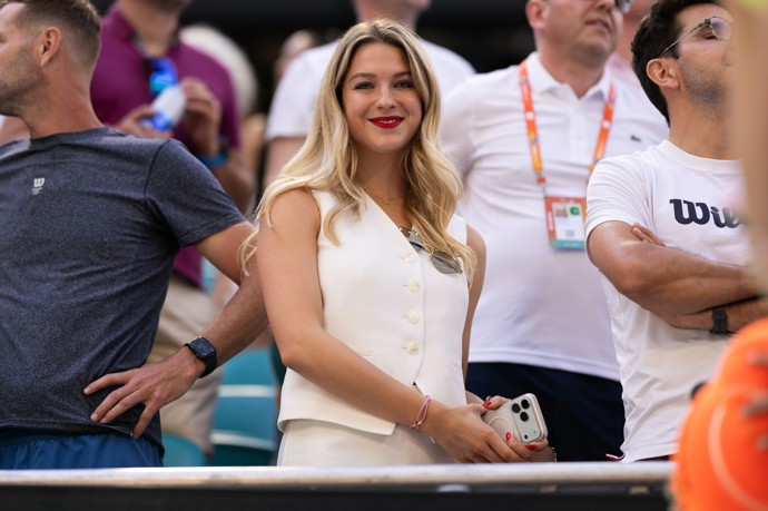 FOTO: Lucie Neumannová fandila svému miláčkovi. – stránka 1