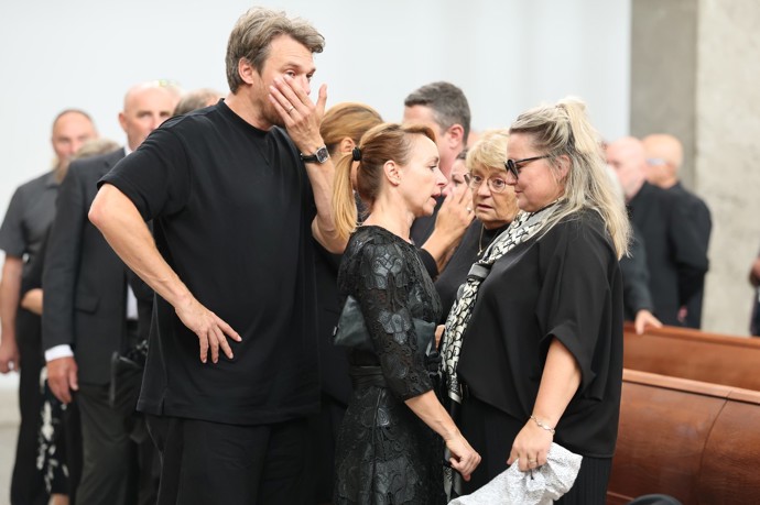 FOTO: Vojta Dyk se neubránil slzám. – stránka 4