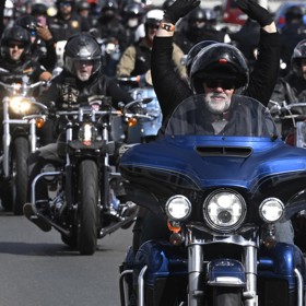 Pavel vedl asi 800 motorkářů.