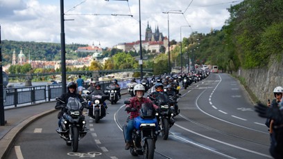 FOTO: Nechyběla ani prezidentova ikonická flanelová košile.