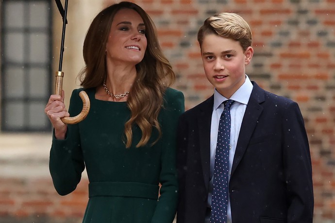 FOTO: Princ George nastoupil na Eton  College. – stránka 1