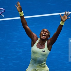 Coco Gauff během zápasu s Mirrou Andrejevovou na US Open.
