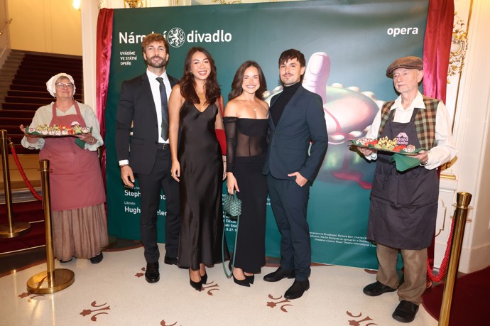FOTO: Účastníci AYTO na premiéře opery Sweeney Todd: Ďábelský lazebník z Fleet Street.