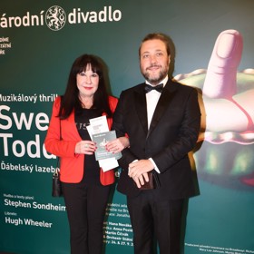 Dagmar Patrasová po boku svého syna Felixe.