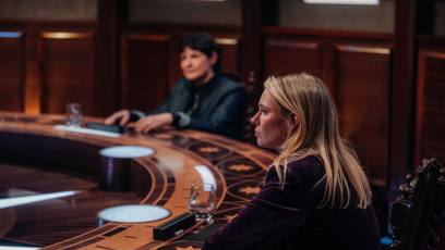 FOTO: Veronika Krajplová ve druhé řadě Zrádců.