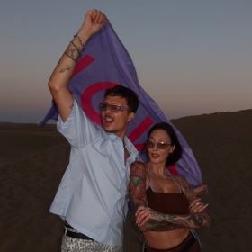 Kundosaki s Otakarem Šenkýřem během presstripu Love Island.