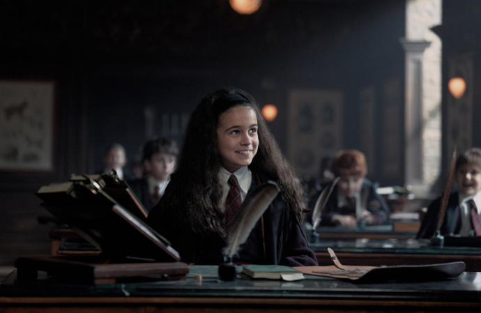 FOTO: Arabella Stanton jako Hermiona Granger v seriálu Harry Potter.