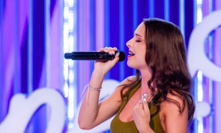 Zpěvačka Ellen Pospíšilová se dostala do top 50. 