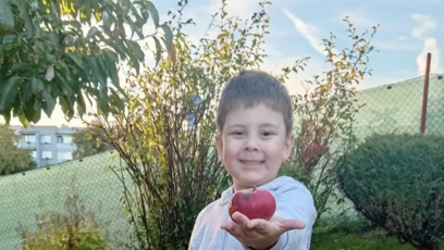FOTO: Pětiletý Sebastian začal při každém kroku plakat bolestí.
