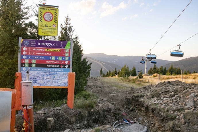 FOTO: Špindlerův Mlýn představuje společnou vizuální identitu: propojí město, skiareál i další místní subjekty. – stránka 2