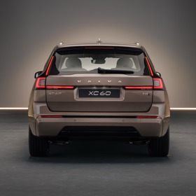 Pohled zezadu na nové Volvo XC60.
