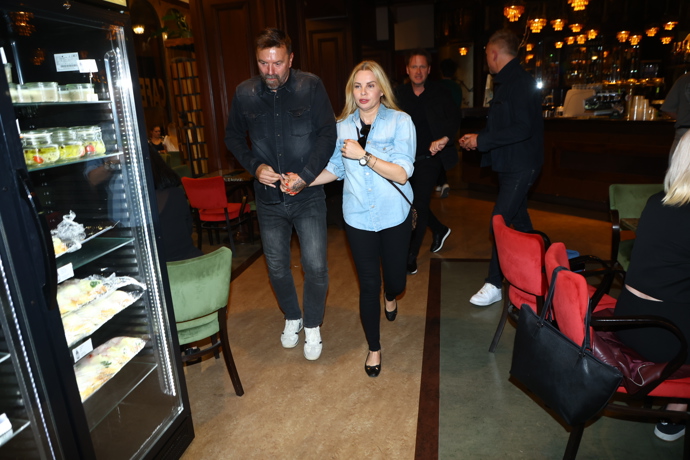 FOTO: Kateřina Kristelová a Tomáš Řepka na premiéře Oasis. – stránka 5