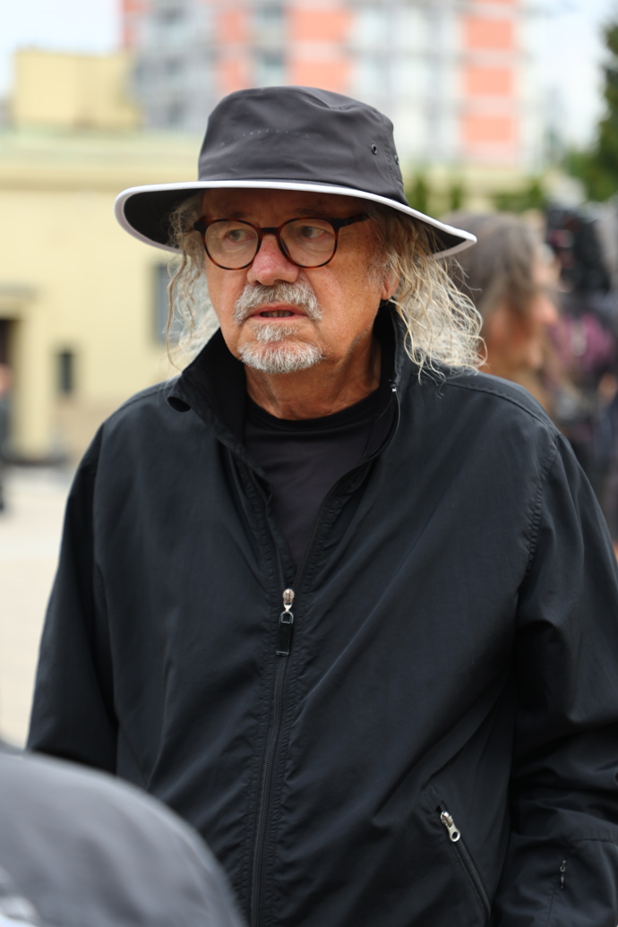 FOTO: Ondřej Hejma neskrýval smutek. – stránka 29