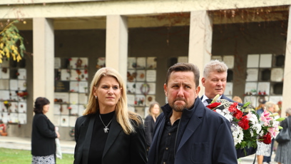 FOTO: Jan Punčochář s manželkou přišli dát poslední sbohem Richardu Tesaříkovi.