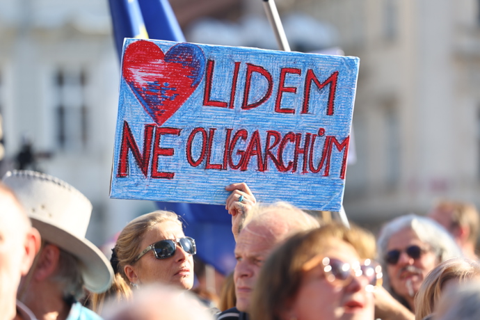 FOTO: Demonstrace na Staroměstském náměstí v Praze - 28.září 2026. – stránka 18