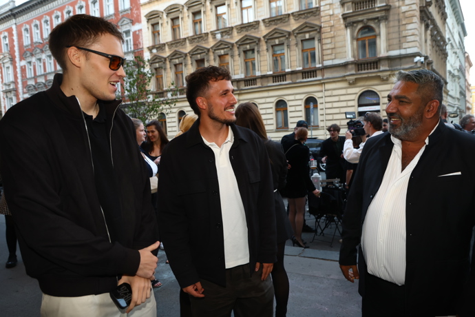 FOTO: Zdeněk se náramně bavil ve společnosti Lukáše Tůmy a Vojtěcha Tichavy.