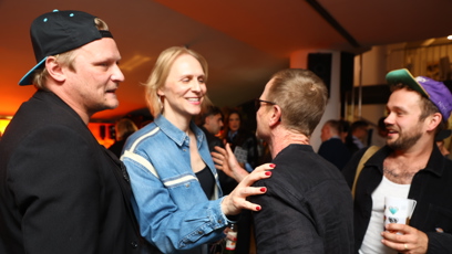 FOTO: Na akci se objevila také Daniela Špinar, kterou vřele pozdravil Matěj Hádek.