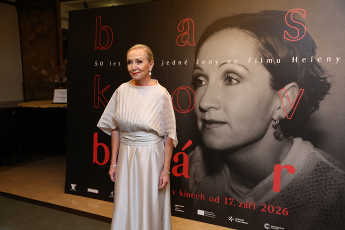 FOTO: Bára Basiková na premiéře svého dokumentu Bára Basiková. – stránka 16