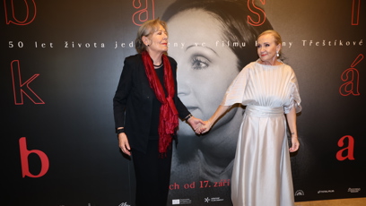 FOTO: Helena Třeštíková společně s Bárou Basikovou.