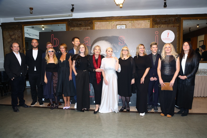FOTO: Celá delegace na premiéře filmu o Báře Basikové – stránka 3