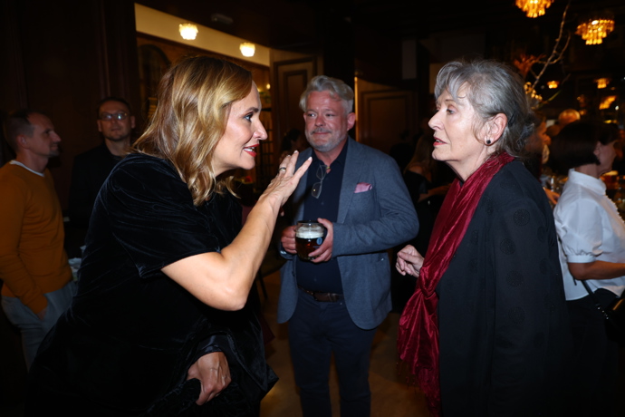FOTO: Helena Třeštíková s Monikou Absolonovou a Alešem Hámou v Lucerně. – stránka 2