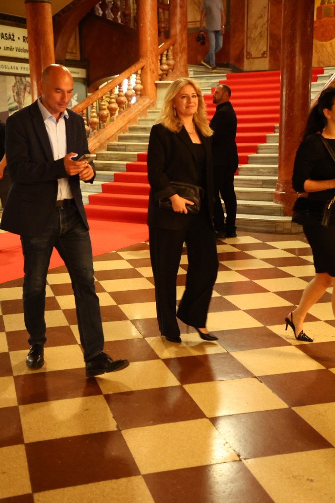 FOTO: Čaputová byla po celou dobu pod drobnohledem ochranky.