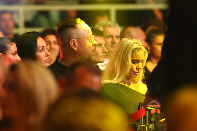 FOTO: Nechyběla ani Monika Naomi. – stránka 8