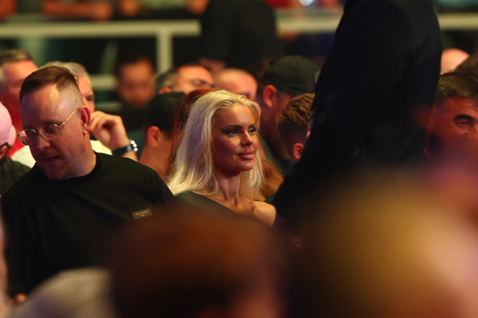 FOTO: V publiku seděla Monika Naomi. – stránka 42