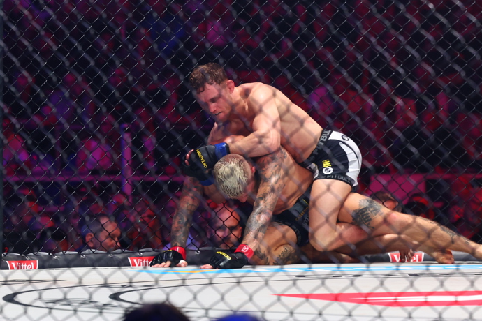 FOTO: Radek Roušal s dánským protivníkem. – stránka 29