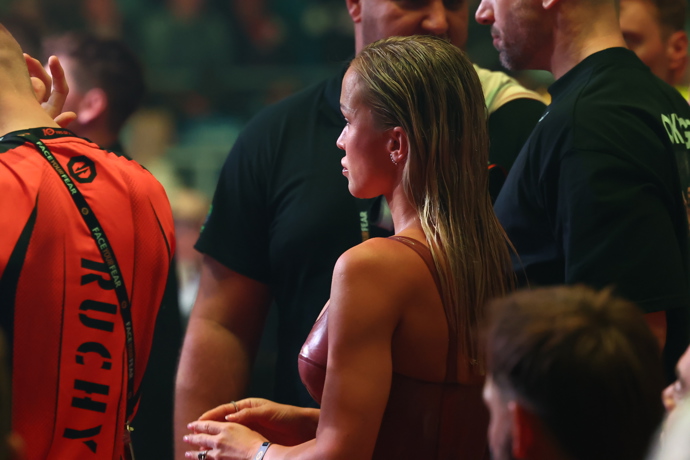 FOTO: Nela Slováková na Oktagonu. – stránka 14