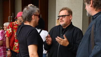 FOTO: Václav Kopta na pohřbu Luďka Hrzala.