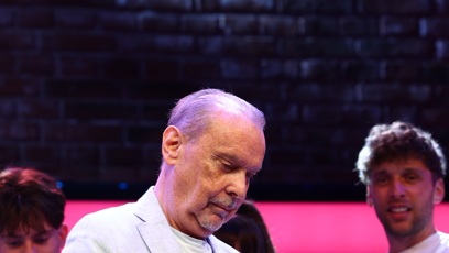 FOTO: Štefan Margita se ujal otevření šampaňského.