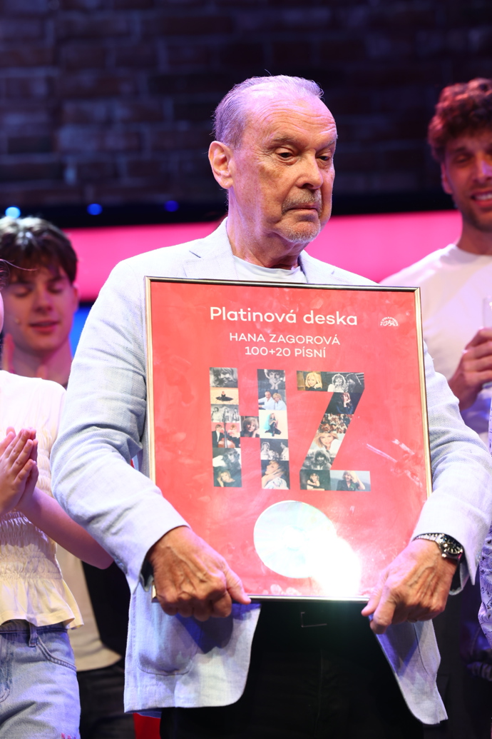 FOTO: Štefan Margita zavzpomínal na svou ženu Hanku. – stránka 11