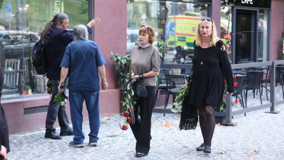FOTO: Hosté nosili květiny.
