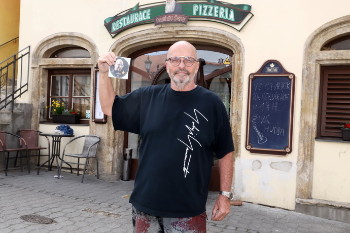 FOTO: Zdeněk Pohlreich nakonec jednu hvězdičku restauraci věnoval. – stránka 143