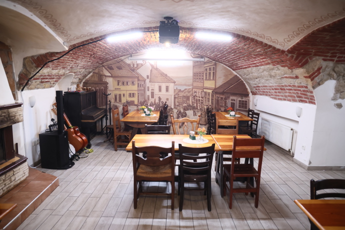 FOTO: Prostory restaurace Rabínův šenk. – stránka 138