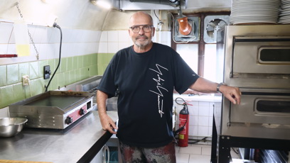 FOTO: Zdeněk Pohlreich v kuchyni.