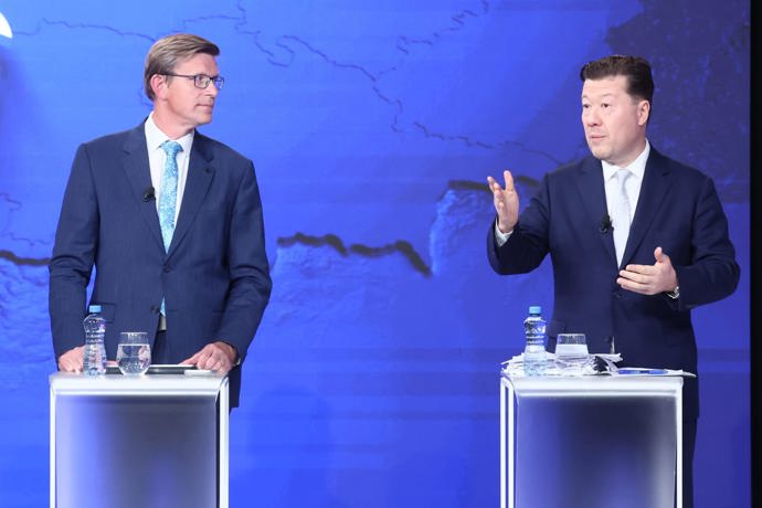 Foto k tématům Martin Kupka, Tomio Okamura – stránka 1