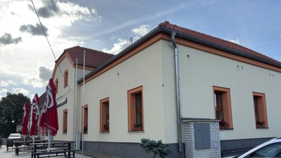 FOTO: Pohled na hospůdku U Kaštanu v Jenčicích, jejíž tým prověřila návštěva nekompromisního "šéfa" Zdeňka Pohlreicha.