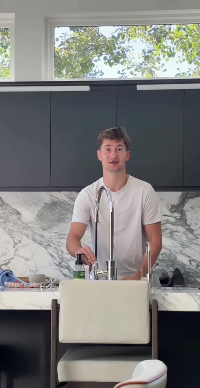 FOTO: Martin Nečas si domů také přivezl zranění.