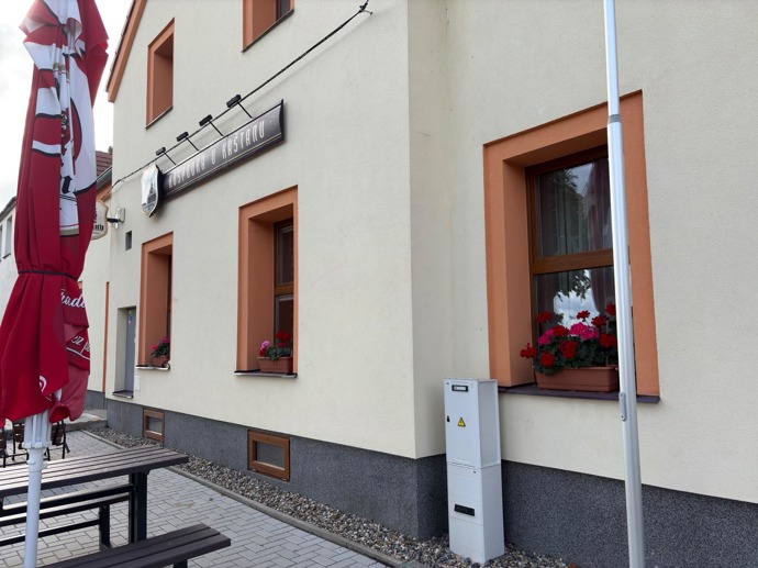 FOTO: Hospůdka U kaštanu nabízí i venkovní posezení. – stránka 58