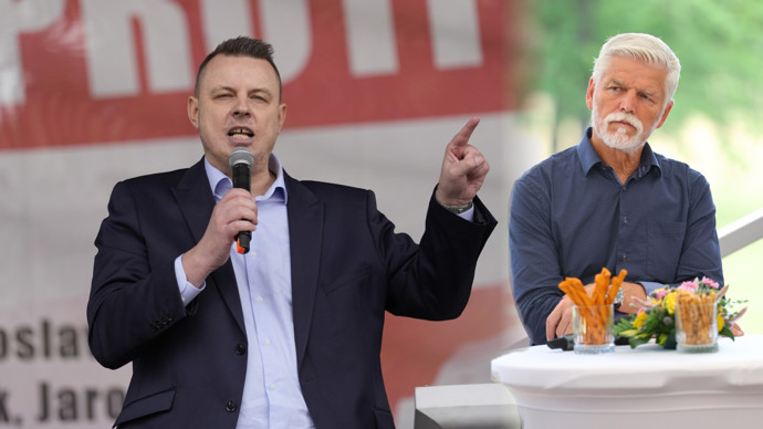 FOTO: Jindřich Rajchl kritizoval Petra Pavla za to, že k volbám letěl soukromým letadlem.