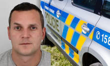 Policie pátrá po nebezpečném muži.