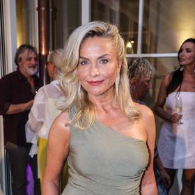 Lenka zvolila šaty v jemném odstínu.