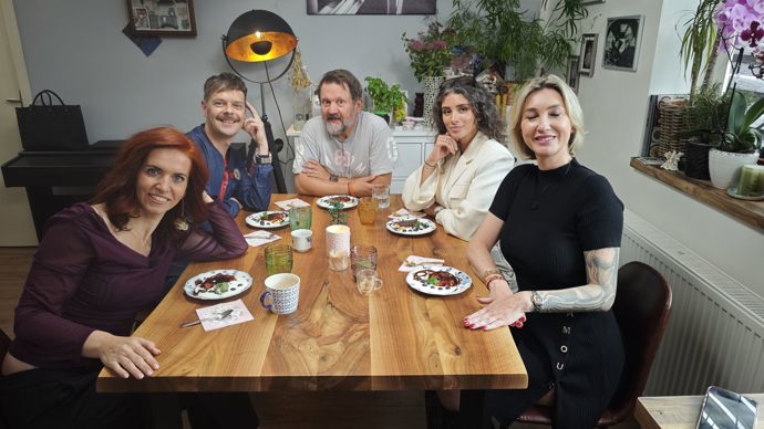 FOTO: Týdenní sestava ve VIP Prostřenu. – stránka 1