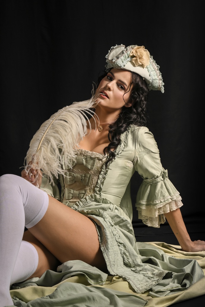 FOTO: Ornella Koktová nafotila i pár svůdných snímků. – stránka 1